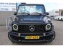 Mercedes-Benz G-klasse 63 AMG Manufaktur/Night pakket/Magno matt/Panoramadak/Burmester/Sfeerverlichting/Entertainment schermen/Akrapović/AMG active ride control/Elektrisch verstelbare stoelen met memory + massage/Stoel verwarming + koeling/360° camera/voorruitverwarming/IWC/Ala