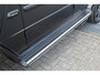 Mercedes-Benz G-klasse 63 AMG Manufaktur/Night pakket/Magno matt/Panoramadak/Burmester/Sfeerverlichting/Entertainment schermen/Akrapović/AMG active ride control/Elektrisch verstelbare stoelen met memory + massage/Stoel verwarming + koeling/360° camera/voorruitverwarming/IWC/Ala