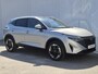 Nissan Qashqai 1.3 MHEV Xtronic N-Connecta Automaat / HUD / Nieuw Model / Facelift / Design Pack / Cold Pack / Allseason banden / Trekgewicht 1800 kg / Stuur-, Stoel en Voorruitverwarming / Elektrische achterklep /Rondomzicht camera / Adaptief CC /