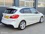 BMW 2-Serie Active Tourer 225xe Centennial High Executive M-PAKKET | Plug-in Hybrid | LED | PDC | LEER | NAVI |