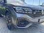 Volkswagen Touareg 3.0 TSI 340pk 4Motion DSG / Aut. R-Line Blackstyle Comfortleder Luchtvering 4wiel besturing 102dkm!!