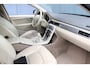 Volvo V70 2.5T Momentum Leer/Parkeersensor/Trekhaak afneembaar/Apk 03-2026