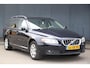 Volvo V70 2.5T Momentum Leer/Parkeersensor/Trekhaak afneembaar/Apk 03-2026
