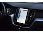 Volvo XC60 2.0 T8 AWD Momentum Pro met Pano