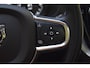 Volvo XC60 2.0 T8 AWD Momentum Pro met Pano