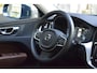 Volvo XC60 2.0 T8 AWD Momentum Pro met Pano
