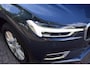 Volvo XC60 2.0 T8 AWD Momentum Pro met Pano
