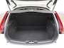Volvo V40 2.0T Dual-Ecc Pdc 16" Licht-Regensensor Cruise Bluetooth Momentum Autonomous Emergency Braking Brake Assist System Privacy Glas Isofix  1500kg Trekvermogen! hoofdsteunen anti-whiplash Bots herkenning systeem EURO6