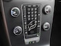 Volvo V40 2.0T Dual-Ecc Pdc 16" Licht-Regensensor Cruise Bluetooth Momentum Autonomous Emergency Braking Brake Assist System Privacy Glas Isofix  1500kg Trekvermogen! hoofdsteunen anti-whiplash Bots herkenning systeem EURO6