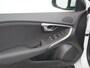 Volvo V40 2.0T Momentum Dual-Ecc Pdc 16" Licht-Regensensor Cruise Bluetooth Autonomous Emergency Braking Brake Assist System Privacy Glas Isofix  1500kg Trekvermogen! hoofdsteunen anti-whiplash Bots herkenning systeem EURO6