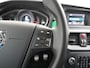 Volvo V40 2.0T Dual-Ecc Pdc 16" Licht-Regensensor Cruise Bluetooth Momentum Autonomous Emergency Braking Brake Assist System Privacy Glas Isofix  1500kg Trekvermogen! hoofdsteunen anti-whiplash Bots herkenning systeem EURO6