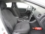 Volvo V40 2.0T Dual-Ecc Pdc 16" Licht-Regensensor Cruise Bluetooth Momentum Autonomous Emergency Braking Brake Assist System Privacy Glas Isofix  1500kg Trekvermogen! hoofdsteunen anti-whiplash Bots herkenning systeem EURO6