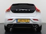 Volvo V40 2.0T Dual-Ecc Pdc 16" Licht-Regensensor Cruise Bluetooth Momentum Autonomous Emergency Braking Brake Assist System Privacy Glas Isofix  1500kg Trekvermogen! hoofdsteunen anti-whiplash Bots herkenning systeem EURO6