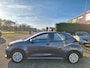 Toyota Yaris 1.5 HYBRIDE (is een Mazda 2 = identiek)