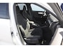 Volvo XC40 B4 211PK Automaat Plus Dark / Adaptive cruise control / Elektrische stoelen / Harman Kardon audio / Pilot assist / BLIS / Stoel en stuur verwarming / Elektrische achterklep / Parkeersensoren met camera / Google infotainment