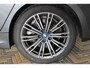 BMW 3-Serie Touring 330e Business Edition Plus Adaptieve cruise control | Climate control | Stoel/stuur verwarming | Zomer + winterset | Elektrisch uitklapbare trekhaak | Parkeercamera |