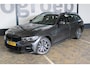 BMW 3-Serie Touring 330e Business Edition Plus Adaptieve cruise control | Climate control | Stoel/stuur verwarming | Zomer + winterset | Elektrisch uitklapbare trekhaak | Parkeercamera |