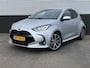 Toyota Yaris 1.5 Hybrid Launch Edition Lederen bekleding, Dodehoekdetectie, HUD, navigatie Apple Carplay/Android Auto, achteruitrij camera, keyless, stoelverwarming, cruise control adaptief