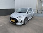 Toyota Yaris 1.5 Hybrid Launch Edition Lederen bekleding, Dodehoekdetectie, HUD, navigatie Apple Carplay/Android Auto, achteruitrij camera, keyless, stoelverwarming, cruise control adaptief