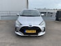 Toyota Yaris 1.5 Hybrid Launch Edition Lederen bekleding, Dodehoekdetectie, HUD, navigatie Apple Carplay/Android Auto, achteruitrij camera, keyless, stoelverwarming, cruise control adaptief