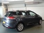 Renault Clio Estate 0.9 TCe Intens Navigatie, Achteruitrijcamera, Clima controle, Cruise controle,  Lm velgen 16'',Elek ramen V/A, Xenon, Pdc, Deels leder/sportstoelen, Full options!! Bovag afleverpakket 695,-