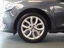 Renault Clio Estate 0.9 TCe Intens Navigatie, Achteruitrijcamera, Clima controle, Cruise controle,  Lm velgen 16'',Elek ramen V/A, Xenon, Pdc, Deels leder/sportstoelen, Full options!! Bovag afleverpakket 695,-