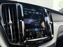 Volvo XC60 T8 Plug-in hybrid AWD Plus Black Edition | Adaptieve Cruise Control | Panoramadak | 360° Parkeercamera | Stoel-/Stuur-/Voorruitverwarming | Google Maps