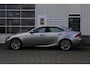 Lexus IS 300h Hybrid*Perfect Lexus Onderh.1ste Eig*Afn. Trekhaak/Half Leder/Stoelverw./Stuurverw./LED/DAB/Keyless Entry+Go/Camera/Parkeersens.V+A/18 inch LM*