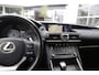 Lexus IS 300h Hybrid*Perfect Lexus Onderh.1ste Eig*Afn. Trekhaak/Half Leder/Stoelverw./Stuurverw./LED/DAB/Keyless Entry+Go/Camera/Parkeersens.V+A/18 inch LM*