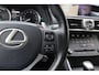 Lexus IS 300h Hybrid*Perfect Lexus Onderh.1ste Eig*Afn. Trekhaak/Half Leder/Stoelverw./Stuurverw./LED/DAB/Keyless Entry+Go/Camera/Parkeersens.V+A/18 inch LM*