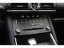 Lexus IS 300h Hybrid*Perfect Lexus Onderh.1ste Eig*Afn. Trekhaak/Half Leder/Stoelverw./Stuurverw./LED/DAB/Keyless Entry+Go/Camera/Parkeersens.V+A/18 inch LM*