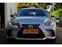 Lexus IS 300h Hybrid*Perfect Lexus Onderh.1ste Eig*Afn. Trekhaak/Half Leder/Stoelverw./Stuurverw./LED/DAB/Keyless Entry+Go/Camera/Parkeersens.V+A/18 inch LM*