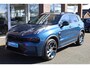 Lynk & Co 01 1.5 261PK! 6.6 Kwh LADEN! MY23 ZWARTE-HEMEL 360-CAMERA PANO/SCHUIF INFINITY ZWARTE-HEMEL DAB NAVI CARPLAY STOELVERWARMING ELEK.ACHTERKLEP 20"LMV