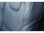 Volvo XC60 2.0 T6 Plug-in hybrid AWD Ultimate Dark | Schuif-/ kanteldak| Head-up display| Harman Kardon audiosysteem| Stoelverwarming voor + achter| Stuurwielverwarming| Semi- elektrisch inklapbare trekhaak|
