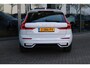 Volvo XC60 2.0 T6 Plug-in hybrid AWD Ultimate Dark | Schuif-/ kanteldak| Head-up display| Harman Kardon audiosysteem| Stoelverwarming voor + achter| Stuurwielverwarming| Semi- elektrisch inklapbare trekhaak|