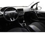 Peugeot 208 1.2 PureTech Signature 82 PK | Handgeschakeld | Airco | Navigatie | Cruise Control | Parkeersensor | Licht metalen velgen | Bluetooth | 1e eigenaar