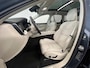 Volvo XC60 T6 Plug-in hybrid AWD Ultra Bright | Luchtvering | 360 camera | Adaptieve cruise control | Panoramadak | Head-up display | Geluidsisolerend glas | Voorverwarmingsinstallatie |
