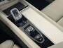 Volvo XC60 T6 Plug-in hybrid AWD Ultra Bright | Luchtvering | 360 camera | Adaptieve cruise control | Panoramadak | Head-up display | Geluidsisolerend glas | Voorverwarmingsinstallatie |