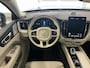 Volvo XC60 T6 Plug-in hybrid AWD Ultra Bright | Luchtvering | 360 camera | Adaptieve cruise control | Panoramadak | Head-up display | Geluidsisolerend glas | Voorverwarmingsinstallatie |