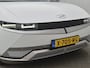 Hyundai Ioniq 5 Lounge 77.4 kWh Automaat / Origineel NL Auto / 03-2029 Fabrieksgarantie / Camera Spiegels / HUD / Apple Carplay Android Auto / Stuur-, Stoel en Achterbankverwarming / Rondomzicht camera / Elektrische achterklep / Trekgewicht 1600 kg / Bose Audio Systeem / Warmtepomp /