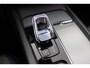 Volvo XC60 T6 Plug-in hybrid Ultra Black Edition | Trekhaak | Panoramadak | Head-Up | 360 Camera | 21 Inch