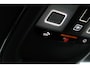 Volvo XC60 T6 Plug-in hybrid Ultra Black Edition | Trekhaak | Panoramadak | Head-Up | 360 Camera | 21 Inch
