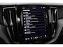 Volvo XC60 T6 Plug-in hybrid Ultra Black Edition | Trekhaak | Panoramadak | Head-Up | 360 Camera | 21 Inch
