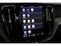 Volvo XC60 T6 Plug-in hybrid Ultra Black Edition | Trekhaak | Panoramadak | Head-Up | 360 Camera | 21 Inch