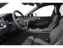 Volvo XC60 T6 Plug-in hybrid Ultra Black Edition | Trekhaak | Panoramadak | Head-Up | 360 Camera | 21 Inch