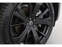 Volvo XC60 T6 Plug-in hybrid Ultra Black Edition | Trekhaak | Panoramadak | Head-Up | 360 Camera | 21 Inch