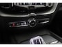 Volvo XC60 T6 Plug-in hybrid Ultra Black Edition | Trekhaak | Panoramadak | Head-Up | 360 Camera | 21 Inch