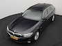 BMW 5-Serie Touring 530e Luxury Line Plug In Hybrid 294pk Dealer O.H PHEV | Trekhaak Af Fabriek | Panodak | Camera | Lederen Sportstoelen Memory & Verwarmd | Apple Carplay | Cruise Control | Navigatie | Virtual | DAB |