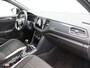 Volkswagen T-Roc 1.0 TSi 115 Pk Sport | Adaptive Cruise | Carplay | Navigatiesysteem | LED | Privacy Glass | Sensoren | Climate Control | 17 Inch
