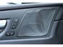 Volvo XC60 T6 Automaat Plug-in hybrid AWD Ultra Dark | Verwarmbare voorstoelen | Verwarmbaar stuurwiel | Verwarmbare achterbank | Rondom zicht camera | Premium audio by Harman Kardon | Panoramadak | Semi Elektrische Trekhaak | Alarmklasse 3